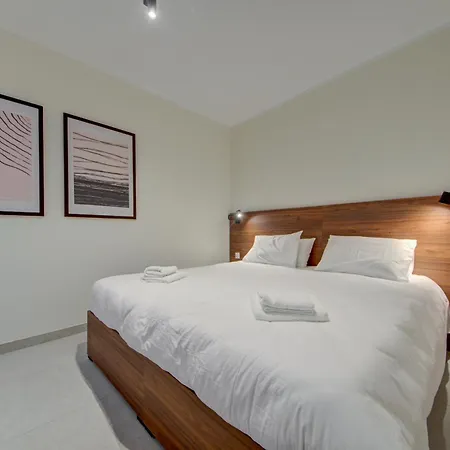 Juliet Residence, 5 , Your Away From In By Sf Homes דירה *