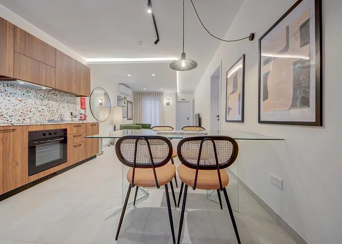 Juliet Residence, 5 , Your Away From In By Sf Homes Appartement