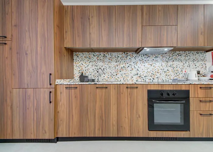 Appartement Juliet Residence, 5 , Your Away From In By Sf Homes *