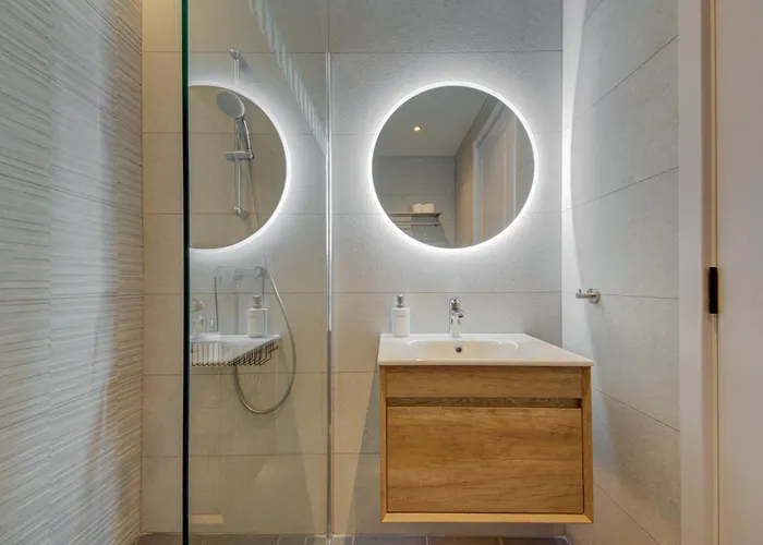 Appartement Juliet Residence, 5 , Your Away From In By Sf Homes *